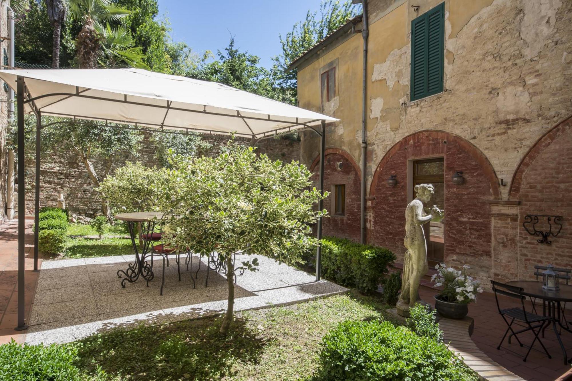 Piazza Paradiso Accommodation Siena Quarto foto
