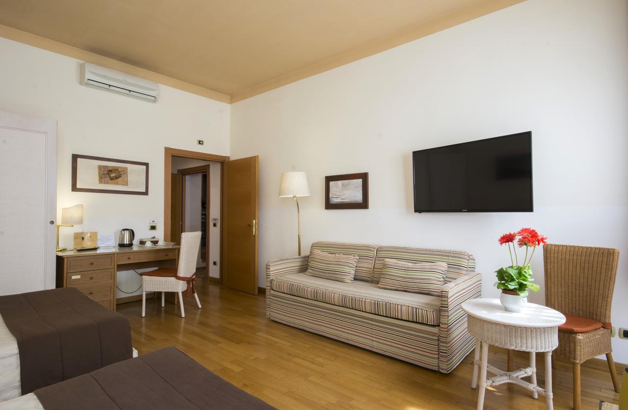 Piazza Paradiso Accommodation Siena Exterior foto