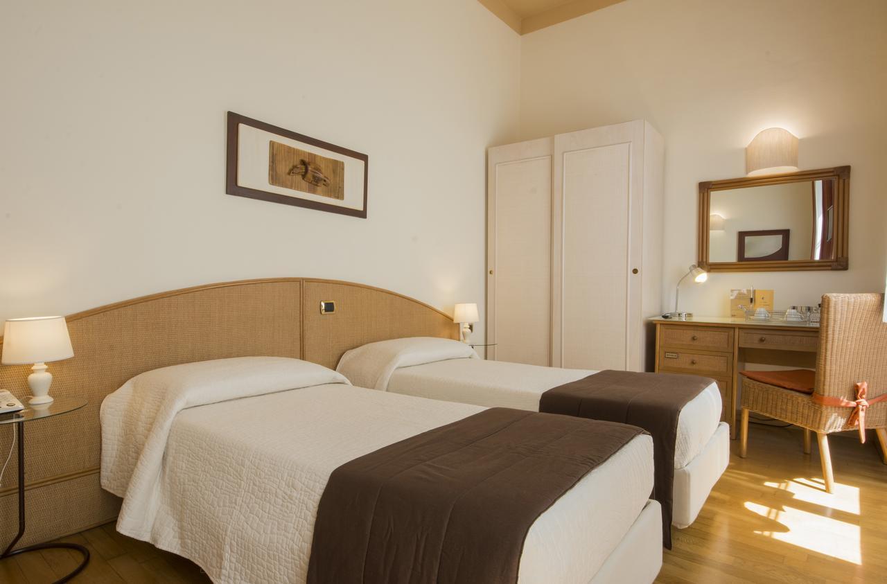 Piazza Paradiso Accommodation Siena Exterior foto