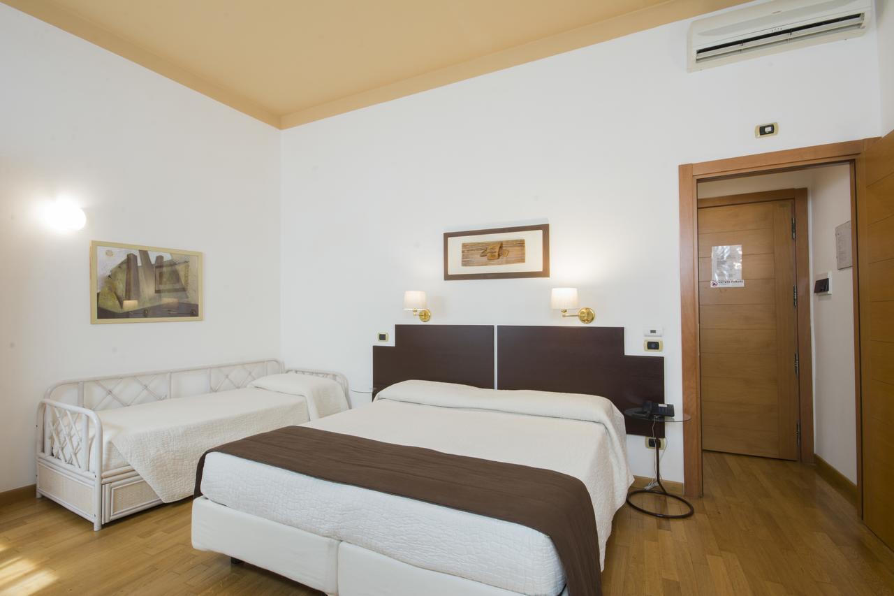 Piazza Paradiso Accommodation Siena Exterior foto