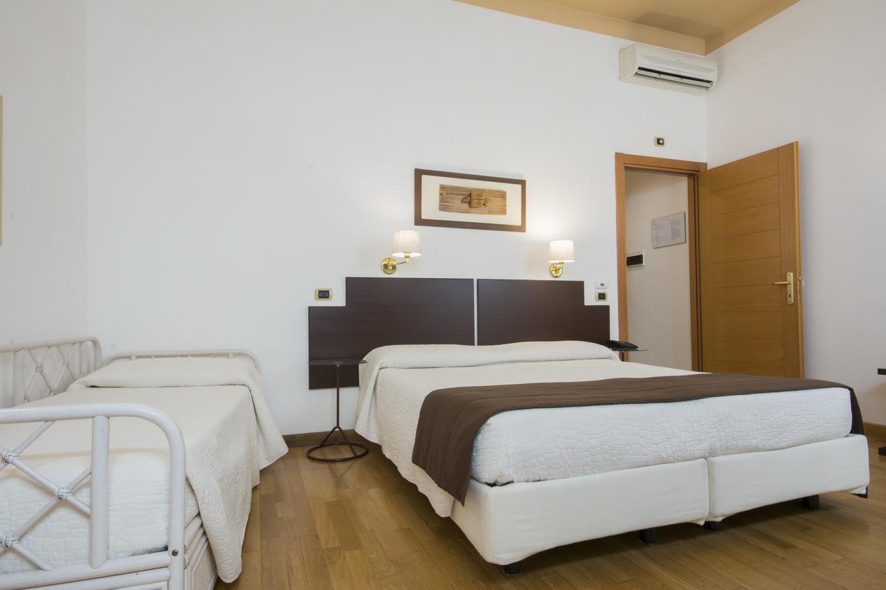 Piazza Paradiso Accommodation Siena Exterior foto