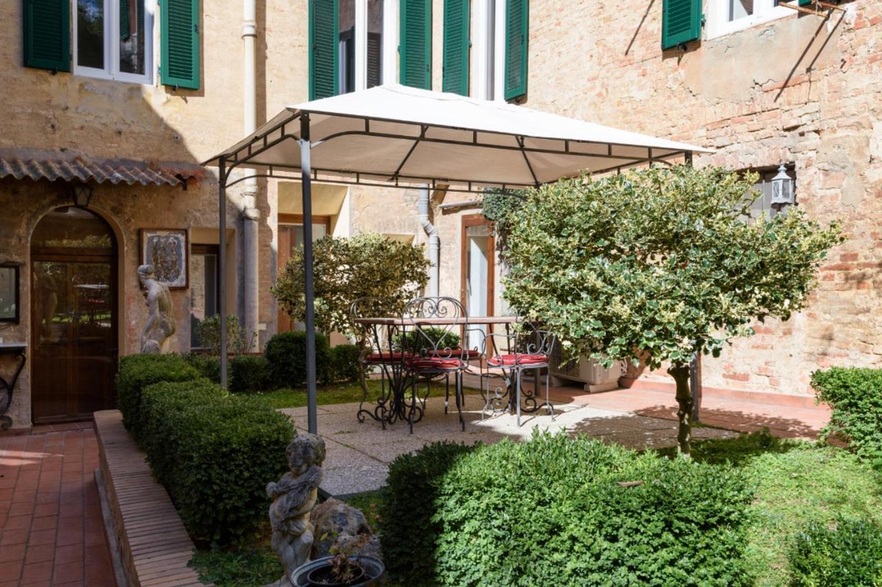 Piazza Paradiso Accommodation Siena Exterior foto